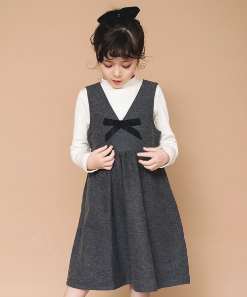 BRANSHES（ブランシェス）の「【ハレの日】リボン付きジャンパースカート（ジャンパースカート・キッズ・チャコールグレー/ピンク・90/100/110/120/130/140/150）」の4枚目の写真