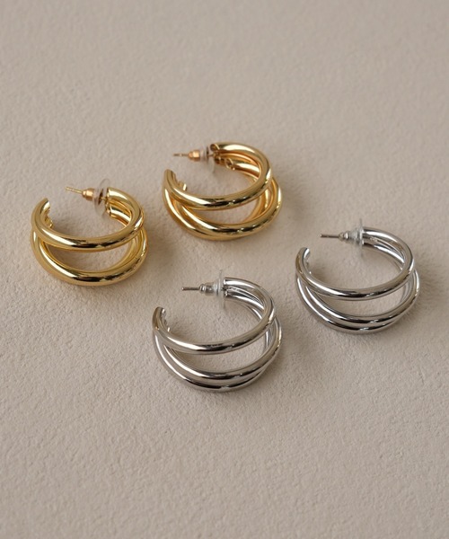IAMUSE（アイアミューズ）の「金属アレルギー対応　トリニティフープピアス S0781【IAMUSE】（ピアス（両耳用）・レディース・シルバー/ゴールド・FREE）」の4枚目の写真