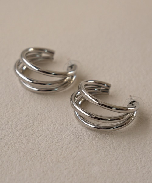 IAMUSE（アイアミューズ）の「金属アレルギー対応　トリニティフープピアス S0781【IAMUSE】（ピアス（両耳用）・レディース・シルバー/ゴールド・FREE）」の10枚目の写真