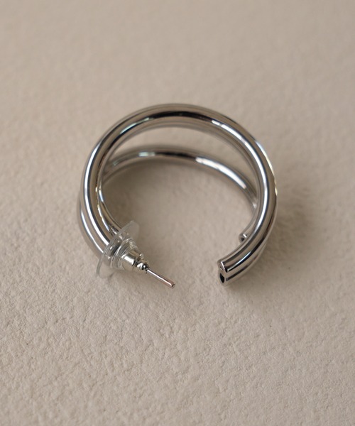 IAMUSE（アイアミューズ）の「金属アレルギー対応　トリニティフープピアス S0781【IAMUSE】（ピアス（両耳用）・レディース・シルバー/ゴールド・FREE）」の13枚目の写真