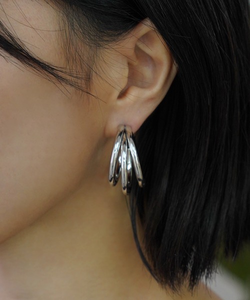 IAMUSE（アイアミューズ）の「金属アレルギー対応　トリニティフープピアス S0781【IAMUSE】（ピアス（両耳用）・レディース・シルバー/ゴールド・FREE）」の19枚目の写真