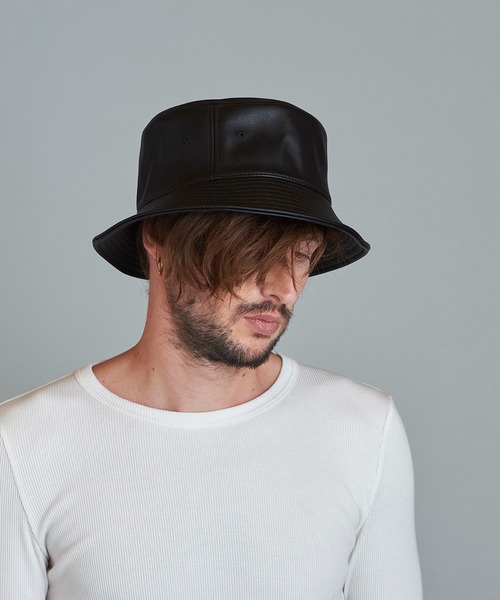 NO ID.（ノーアイディ）の「【NO ID.】Synthetic Leather Bucket Hat / シンセティック レザー バケット ハット（ハット・メンズ・アイボリー/ブラック・ONE SIZE）」の12枚目の写真
