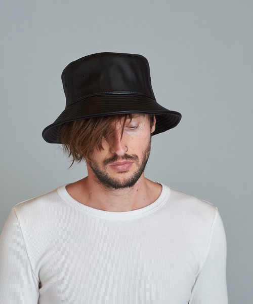 NO ID.（ノーアイディ）の「【NO ID.】Synthetic Leather Bucket Hat / シンセティック レザー バケット ハット（ハット・メンズ・アイボリー/ブラック・ONE SIZE）」の3枚目の写真