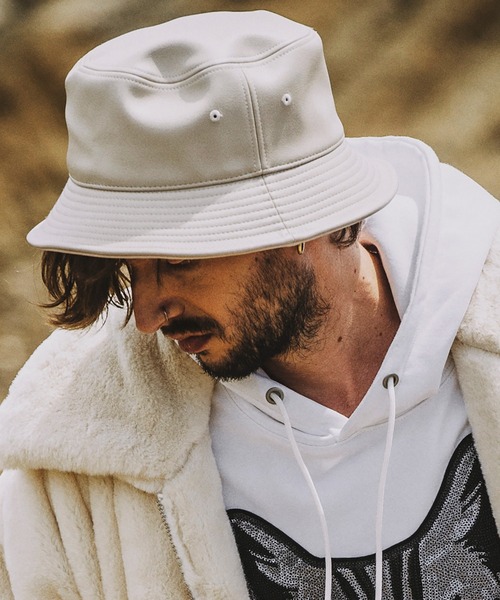 NO ID.（ノーアイディ）の「【NO ID.】Synthetic Leather Bucket Hat / シンセティック レザー バケット ハット（ハット・メンズ・アイボリー/ブラック・ONE SIZE）」の17枚目の写真