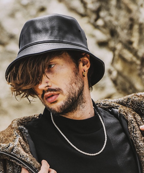 NO ID.（ノーアイディ）の「シンセティックレザーバケットハット