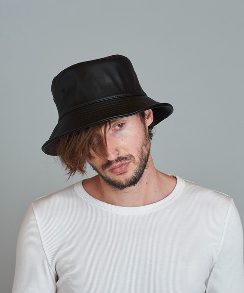 NO ID.（ノーアイディ）の「【NO ID.】Synthetic Leather Bucket Hat / シンセティック レザー バケット ハット（ハット・メンズ・アイボリー/ブラック・ONE SIZE）」の13枚目の写真