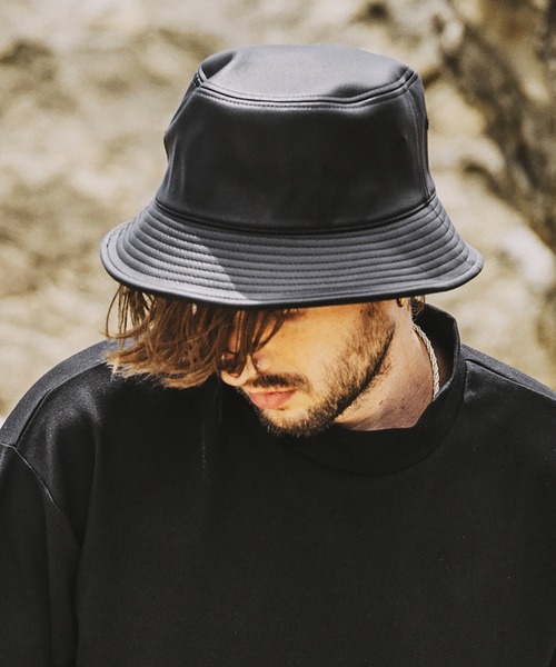 NO ID.（ノーアイディ）の「【NO ID.】Synthetic Leather Bucket Hat / シンセティック レザー バケット ハット（ハット・メンズ・アイボリー/ブラック・ONE SIZE）」の18枚目の写真