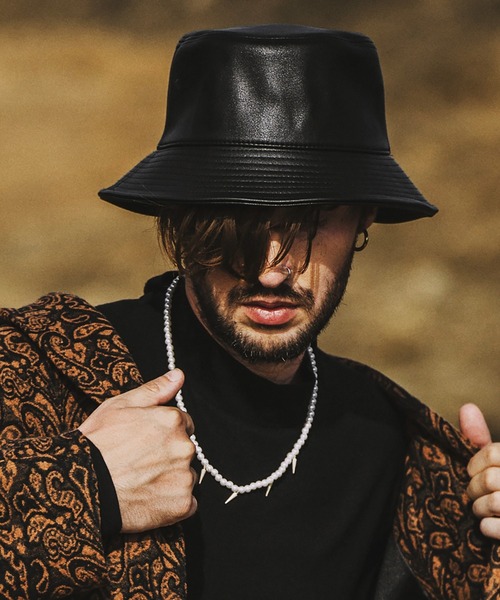 NO ID.（ノーアイディ）の「【NO ID.】Synthetic Leather Bucket Hat / シンセティック レザー バケット ハット（ハット・メンズ・アイボリー/ブラック・ONE SIZE）」の9枚目の写真