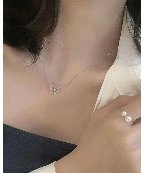 SONA(ソナ)の「SONYUNARA バタフライネックレス(ネックレス・レディース・シルバー・FREE)」の4枚目の写真