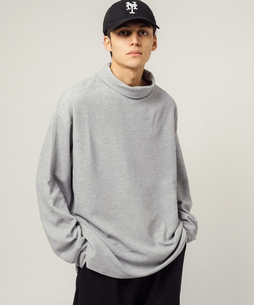 Ressaca(レサーカ)の「オーバーサイズ ワッフル タートルネック長袖カットソー(Tシャツ/カットソー・メンズ・ベージュ/ブラック/グレー・M/L/XL)」の2枚目の写真