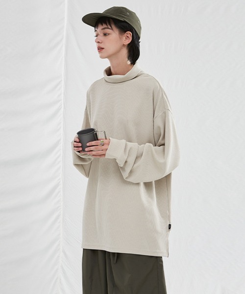 Ressaca(レサーカ)の「オーバーサイズ ワッフル タートルネック長袖カットソー(Tシャツ/カットソー・メンズ・ベージュ/ブラック/グレー・M/L/XL)」の4枚目の写真