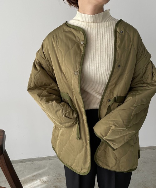 210nouve（トゥージュヌーブ）の「2WAYキルティングノーカラージャケット（ノーカラージャケット・レディース・ライトカーキ/アイボリー/ブラック・FREE）」の4枚目の写真