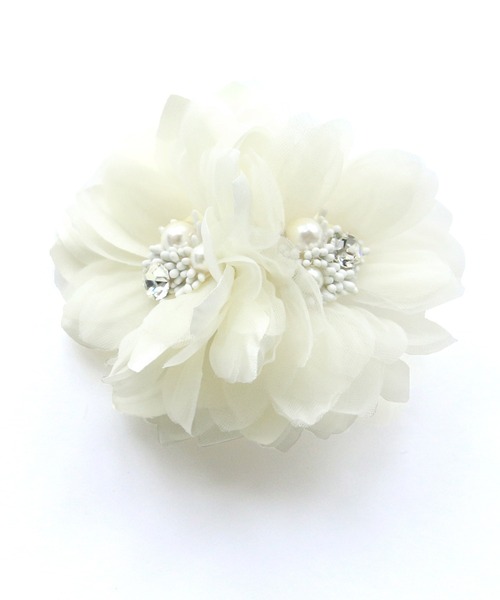 RUIRUE BOUTIQUE（ルイルエブティック）の「ダブルフラワーパールコサージュ（ブローチ/コサージュ・レディース・ベージュ/ネイビー/ピンク/ラベンダー/アイボリー・FREE）」の3枚目の写真
