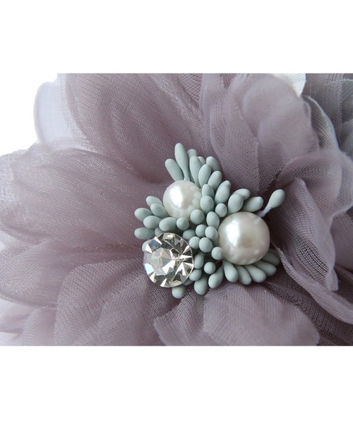 RUIRUE BOUTIQUE（ルイルエブティック）の「ダブルフラワーパールコサージュ（ブローチ/コサージュ・レディース・ベージュ/ネイビー/ピンク/ラベンダー/アイボリー・FREE）」の9枚目の写真
