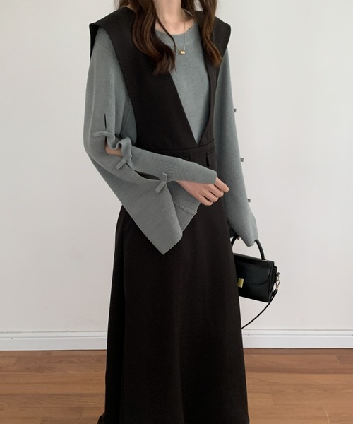 ECLIN（エクラン）の「Vネックフレアロングジャンパースカート（ジャンパースカート・レディース・ホワイト/ブラック/ベージュ・S/M）」の10枚目の写真