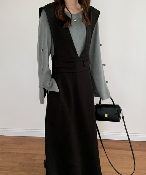 ECLIN（エクラン）の「Vネックフレアロングジャンパースカート（ジャンパースカート・レディース・ホワイト/ブラック/ベージュ・S/M）」の9枚目の写真