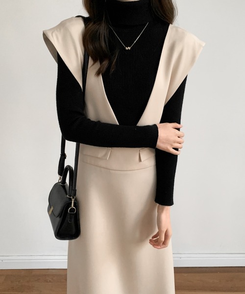 ECLIN（エクラン）の「Vネックフレアロングジャンパースカート（ジャンパースカート・レディース・ホワイト/ブラック/ベージュ・S/M）」の21枚目の写真