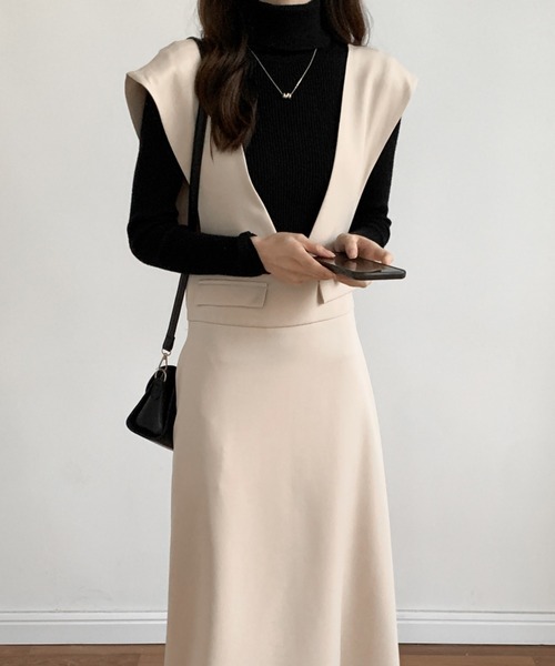 ECLIN（エクラン）の「Vネックフレアロングジャンパースカート（ジャンパースカート・レディース・ホワイト/ブラック/ベージュ・S/M）」の19枚目の写真