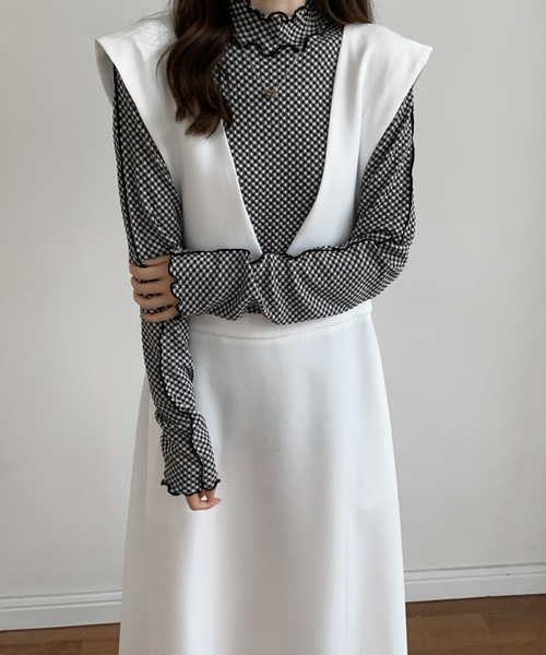 ECLIN（エクラン）の「Vネックフレアロングジャンパースカート（ジャンパースカート・レディース・ホワイト/ブラック/ベージュ・S/M）」の22枚目の写真