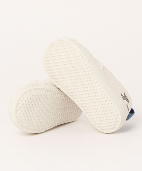 monmimi（モンミミ）の「《monmimi》Slip-ons sneakers（スリッポン・キッズ・ベージュ/チャコール/アイボリー・17.0cm/19.0cm/15.0cm/18.0cm/16.0cm/14.0cm/13.0cm）」の5枚目の写真