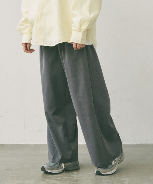 flaner（フラネ）の「Loose tuck straight slacks/ルーズタックストレートスラックス（スラックス・レディース・グレー/ブラック・SMALL/MEDIUM/LARGE）」の6枚目の写真
