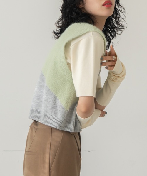 VACANCY（ヴァカンシー）の「配色ウェーブニットベスト（ベスト・レディース・ブラック/グレー・FREE）」の5枚目の写真