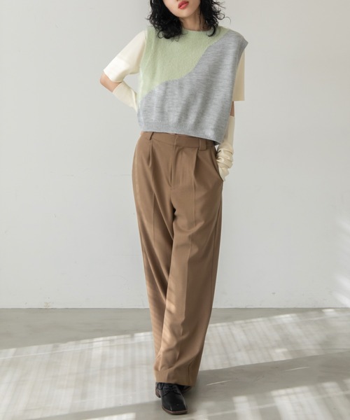 VACANCY（ヴァカンシー）の「配色ウェーブニットベスト（ベスト・レディース・ブラック/グレー・FREE）」の6枚目の写真