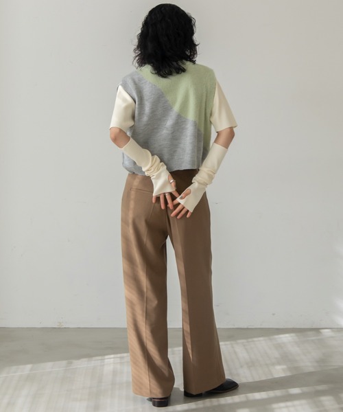 VACANCY（ヴァカンシー）の「配色ウェーブニットベスト（ベスト・レディース・ブラック/グレー・FREE）」の9枚目の写真