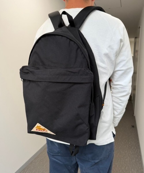KELTY（ケルティ）の「シンプルなつくりで使いやすい【KELTY】ワイドデイパック / WIDE DAYPACK（バックパック/リュック・レディース・ネイビー/セージグリーン/ブラック/ブラウン系その他/タン/マスタード/ダークグレー/オリーブ/モカ・FREE）」の18枚目の写真
