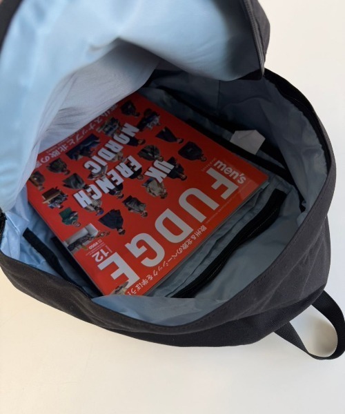 KELTY（ケルティ）の「シンプルなつくりで使いやすい【KELTY】ワイドデイパック / WIDE DAYPACK（バックパック/リュック・レディース・ネイビー/セージグリーン/ブラック/ブラウン系その他/タン/マスタード/ダークグレー/オリーブ/モカ・FREE）」の19枚目の写真