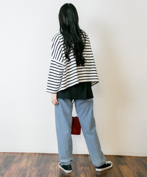 atONE(アットワン)の「atONE サイドスリット入り付け裾カットソー(その他トップス・レディース・ホワイト/ブラック・F)」の9枚目の写真