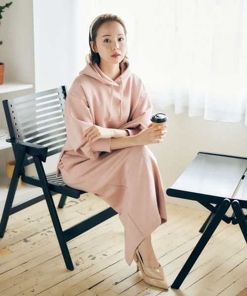 mysty woman（ミスティウーマン）の「【黒田真友香コラボ】スリットナロースカート 190966（スカート・レディース・ブラック/ピンクベージュ/オフホワイト・MEDIUM/LARGE）」の7枚目の写真