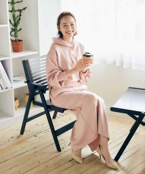 mysty woman（ミスティウーマン）の「【黒田真友香コラボ】スリットナロースカート 190966（スカート・レディース・ブラック/ピンクベージュ/オフホワイト・MEDIUM/LARGE）」の8枚目の写真