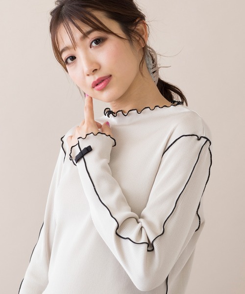 Rose Tiara(ローズティアラ)の「配色メローカットソー(Tシャツ/カットソー・レディース・オフホワイト/ネイビー/ピンク/グリーン・38/42/46)」の2枚目の写真