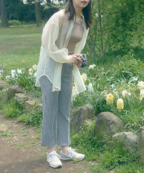 Isn't She?（イズントシー）の「オーガンジーバンドカラーシャツ｜steady.掲載（シャツ/ブラウス・レディース・アイボリー・FREE）」の7枚目の写真