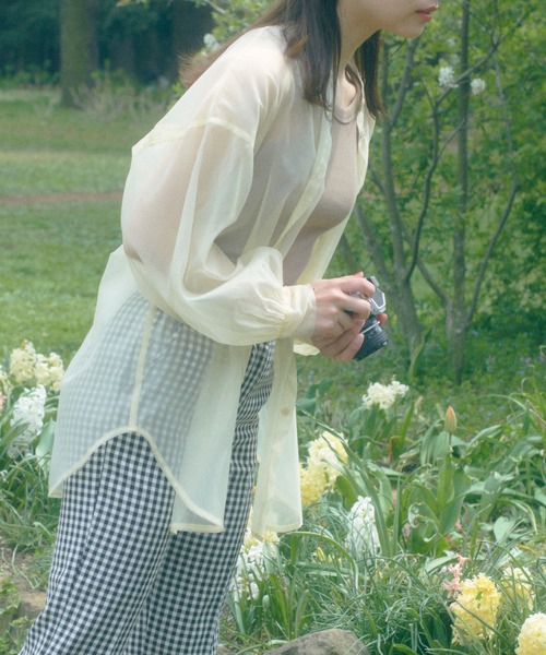 Isn't She?（イズントシー）の「オーガンジーバンドカラーシャツ｜steady.掲載（シャツ/ブラウス・レディース・アイボリー・FREE）」の9枚目の写真