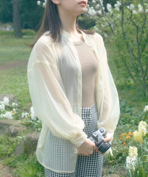 Isn't She?（イズントシー）の「オーガンジーバンドカラーシャツ｜steady.掲載（シャツ/ブラウス・レディース・アイボリー・FREE）」の5枚目の写真