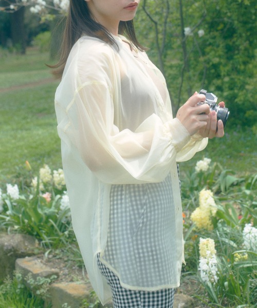 Isn't She?（イズントシー）の「オーガンジーバンドカラーシャツ｜steady.掲載（シャツ/ブラウス・レディース・アイボリー・FREE）」の12枚目の写真