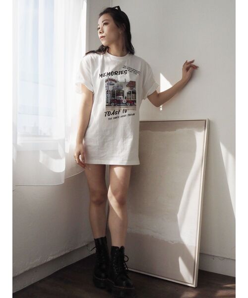 EVRIS（エヴリス）の「グラフィックphotoTシャツ（Tシャツ/カットソー・レディース・ブラック/グレー/ホワイト・FREE）」の21枚目の写真