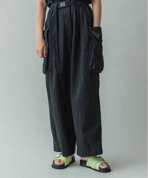 LE VERNIS(ル・ベルニ)の「LE VERNIS(ル・ベルニ)POIRE SANDALS(サンダル・レディース・ブラック/アイボリー/グリーン・23cm/23.5cm/24cm/24.5cm)」の6枚目の写真