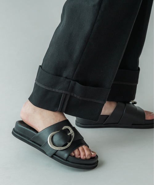 LE VERNIS(ル・ベルニ)の「LE VERNIS(ル・ベルニ)POIRE SANDALS(サンダル・レディース・ブラック/アイボリー/グリーン・23cm/23.5cm/24cm/24.5cm)」の11枚目の写真