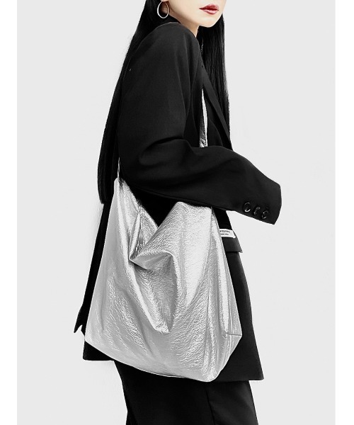 LVEU.（ラブユ.）の「【LVEU.】スクエアワンショルダーバッグ(Ai