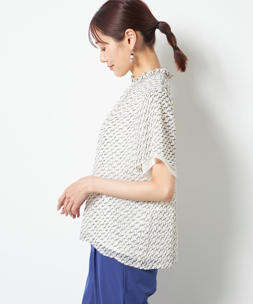 A/C DESIGN BY ALPHA CUBIC（エーシーデザインバイアルファキュービック）の「シャーリングTブラウス（Tシャツ/カットソー・レディース・グリーン/ブラック/オフホワイト・L/M）」の5枚目の写真
