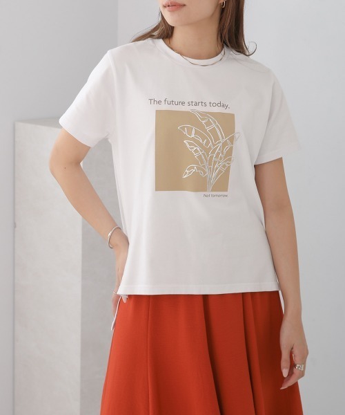 Bou Jeloud(ブージュルード)の「発泡箔リーフプリントTシャツ(Tシャツ/カットソー・レディース・ブラウン/ホワイト/チャコールグレー・FREE)」の1枚目の写真
