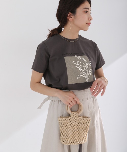 Bou Jeloud(ブージュルード)の「発泡箔リーフプリントTシャツ(Tシャツ/カットソー・レディース・ブラウン/ホワイト/チャコールグレー・FREE)」の2枚目の写真