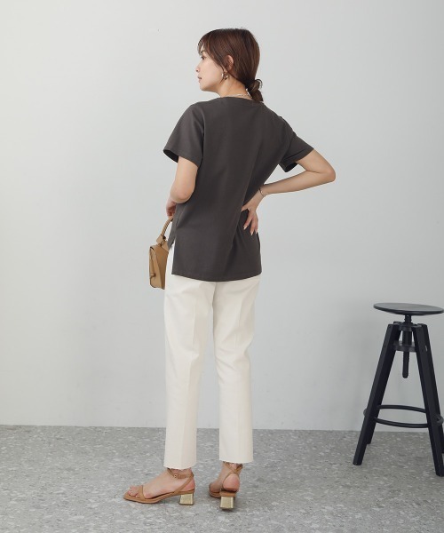 Bou Jeloud(ブージュルード)の「発泡箔リーフプリントTシャツ(Tシャツ/カットソー・レディース・ブラウン/ホワイト/チャコールグレー・FREE)」の16枚目の写真