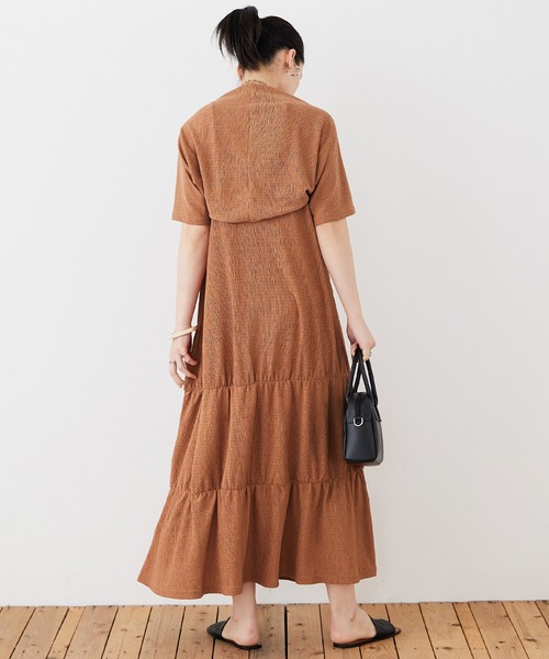 Fashion Letter（ファッションレター）の「シャーリングティアード キャミOP×ショートボレロ セットアップ（ワンピース・レディース・ブラック/オレンジ/グレイッシュベージュ/チャコール・M）」の16枚目の写真