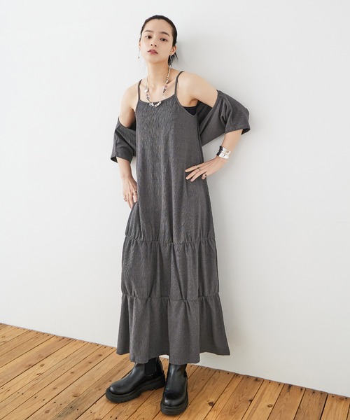 Fashion Letter（ファッションレター）の「シャーリングティアード キャミOP×ショートボレロ セットアップ（ワンピース・レディース・ブラック/オレンジ/グレイッシュベージュ/チャコール・M）」の6枚目の写真