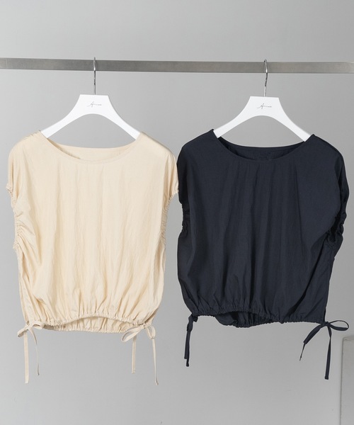 Amiur(エミレ)の「squeeze sleeve less blouse(シャツ/ブラウス・レディース・ベージュ/ネイビー・FREE)」の11枚目の写真
