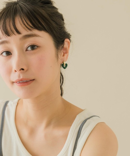 SMELLY(スメリー)の「ジュシハートピアス(ピアス(両耳用)・レディース・グリーン系その他・-)」の5枚目の写真
